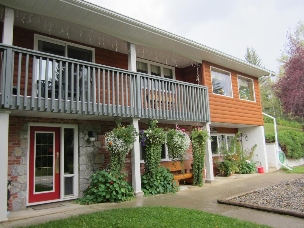 Dream Catcher Inn Valemount Exterior photo