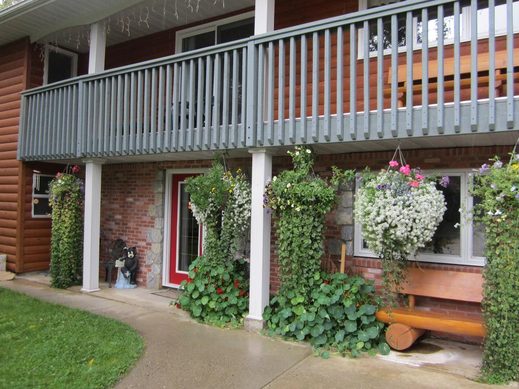 Dream Catcher Inn Valemount Exterior photo